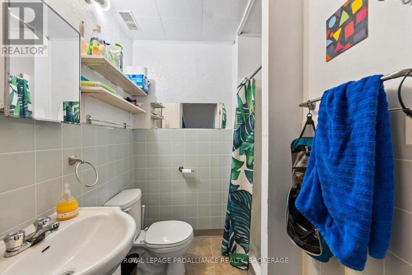 325 JOHNSON STREET - Image 11