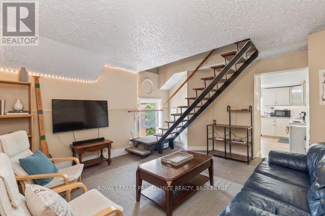 325 JOHNSON STREET - Image 17