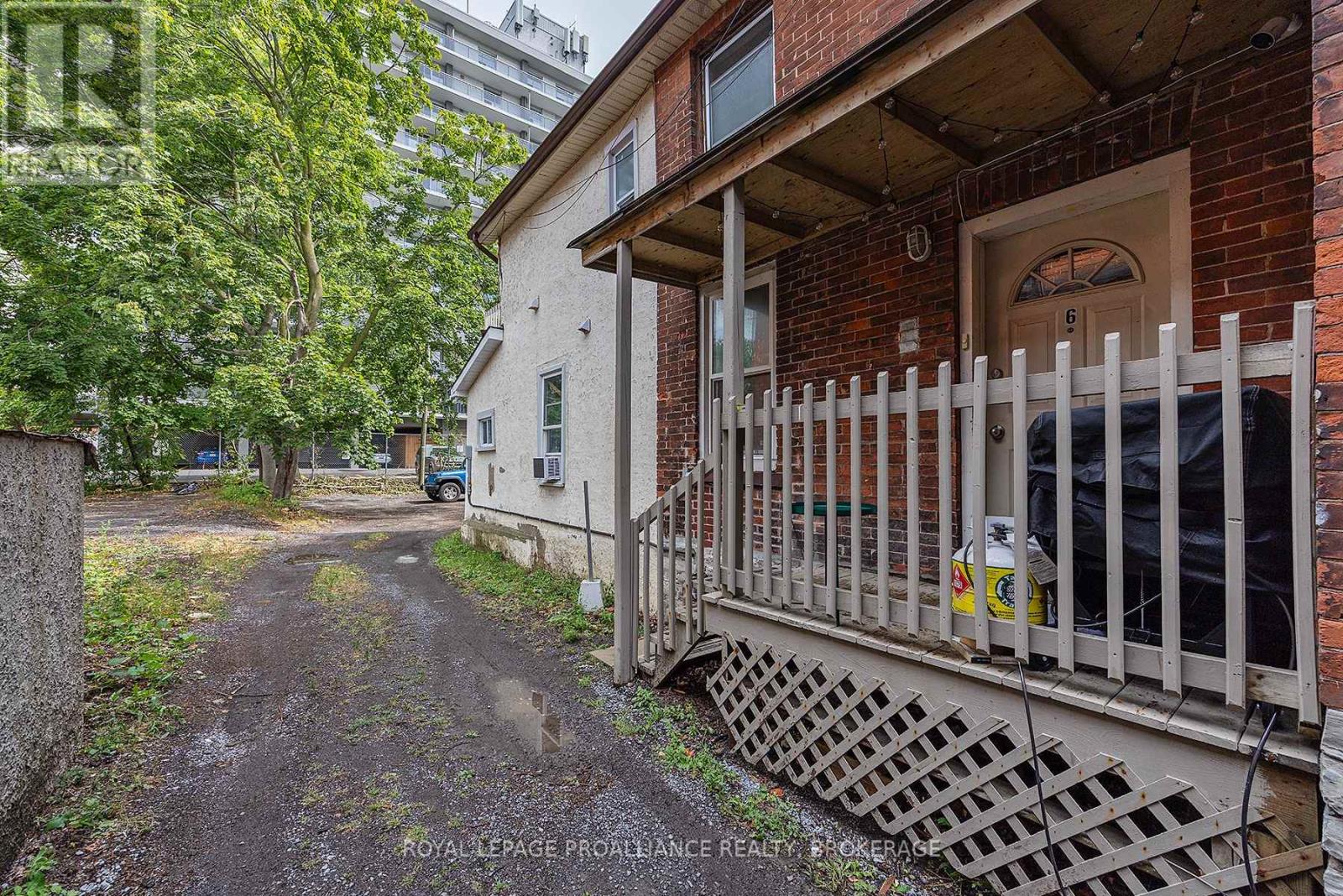 325 JOHNSON STREET - Image 3