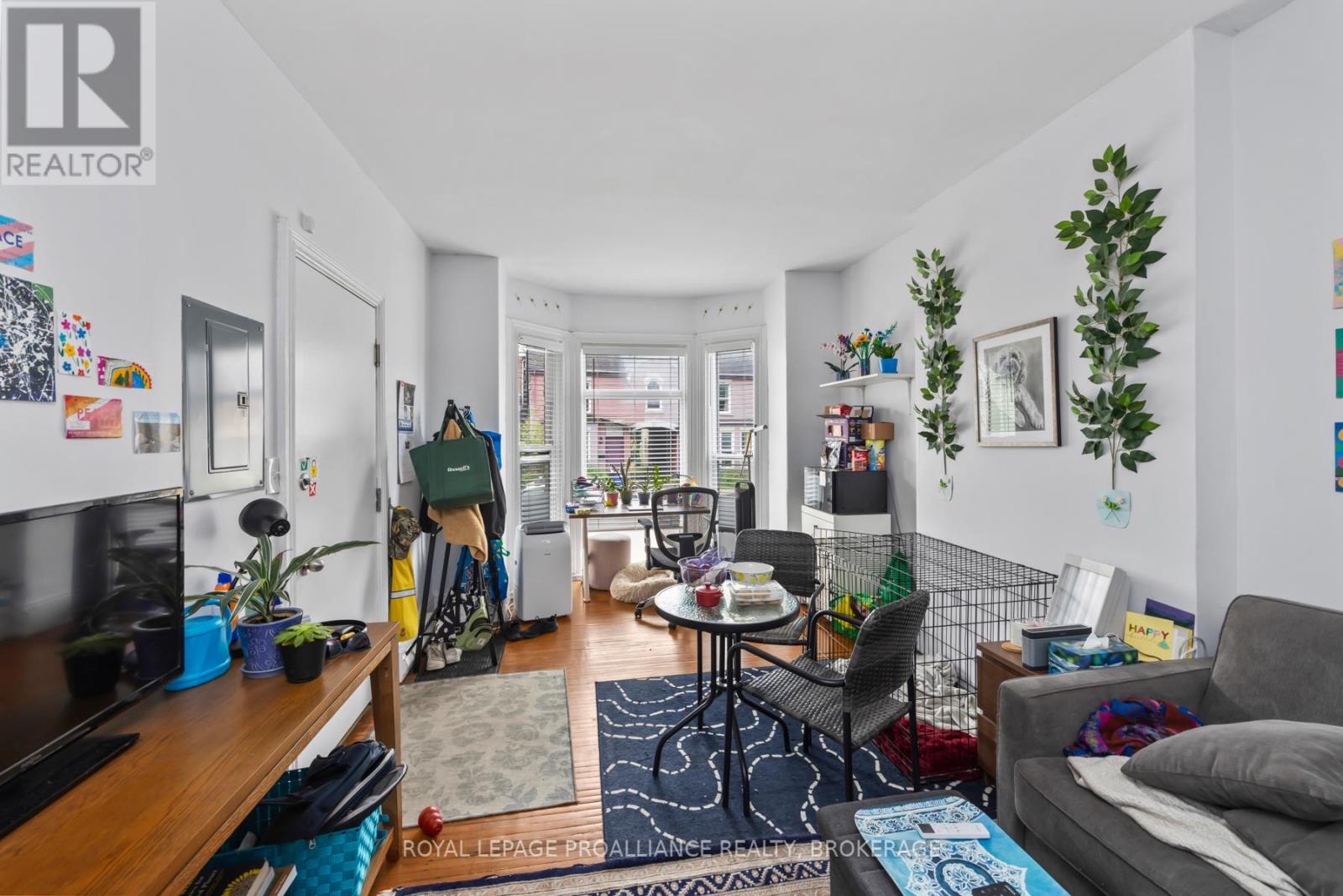 325 JOHNSON STREET - Image 8