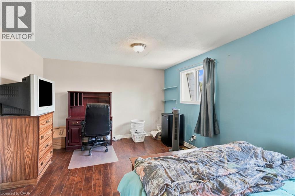 #4 131 ROCKWOOD Avenue - 23