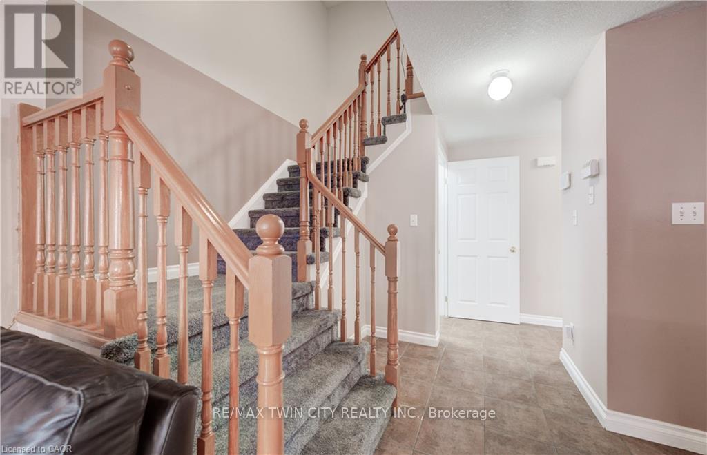 27 BRIDLEWREATH STREET - Image 5