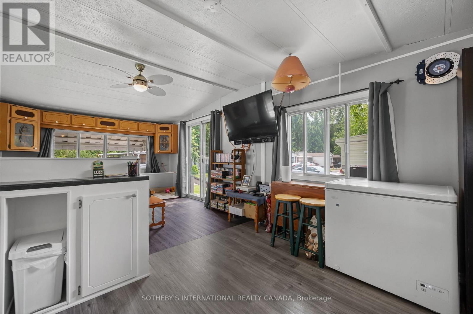 #215 580 BEAVER CREEK ROAD - 13