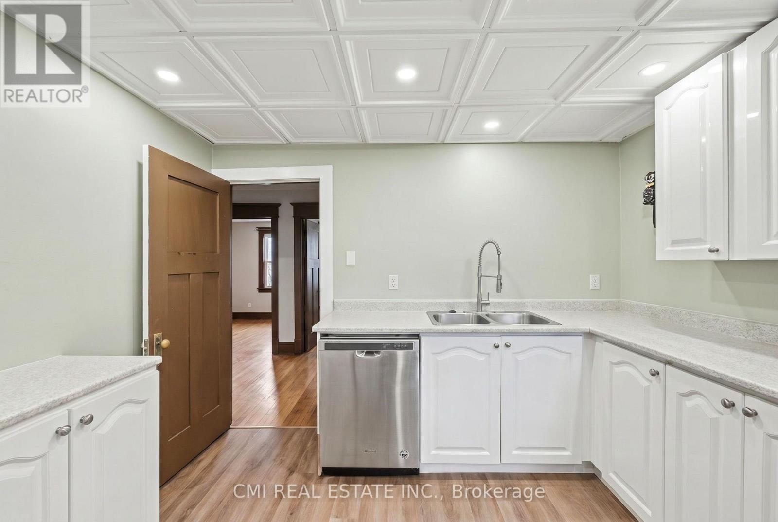 #1 1031 CARLING AVENUE - 29