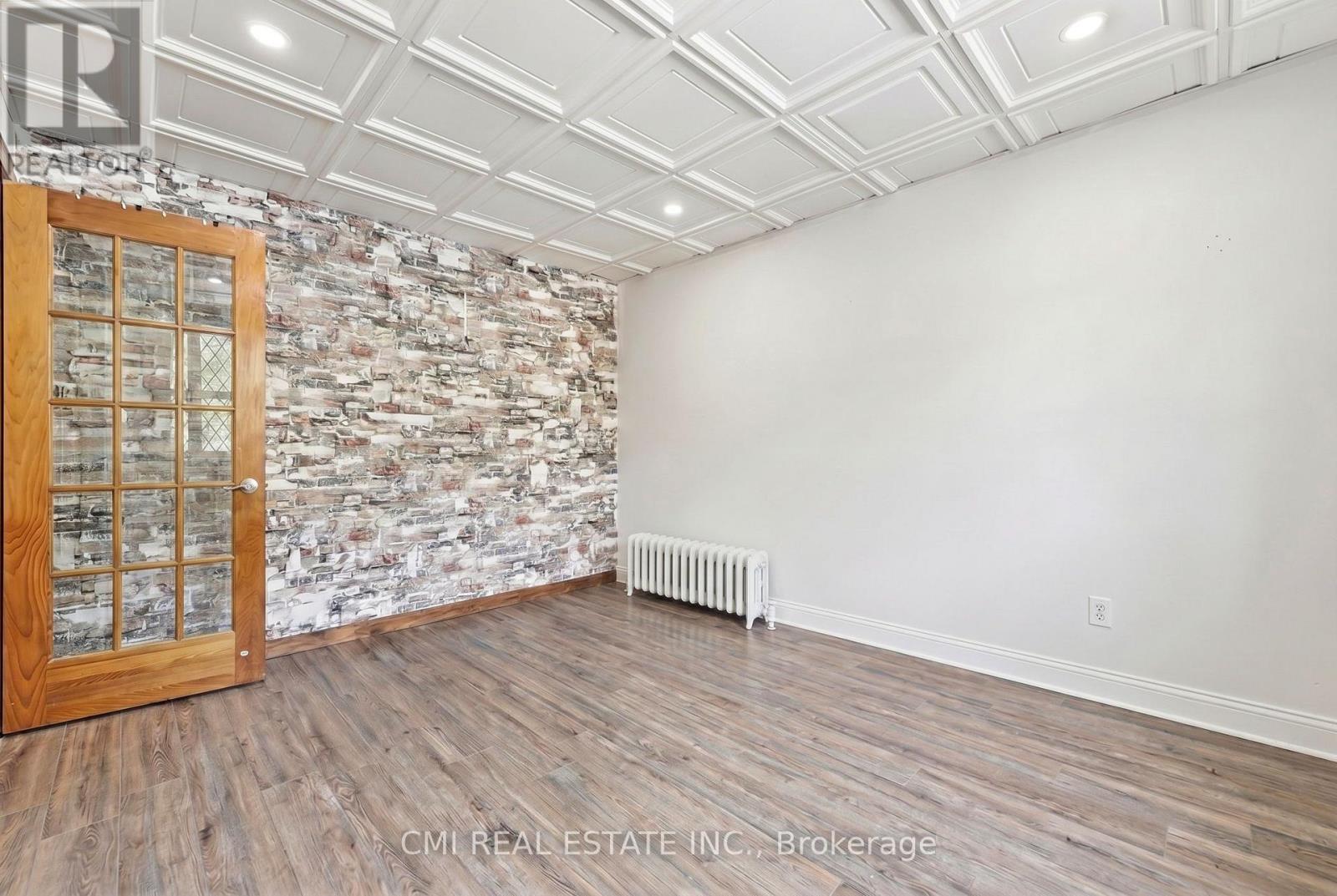 #1 1031 CARLING AVENUE - 33