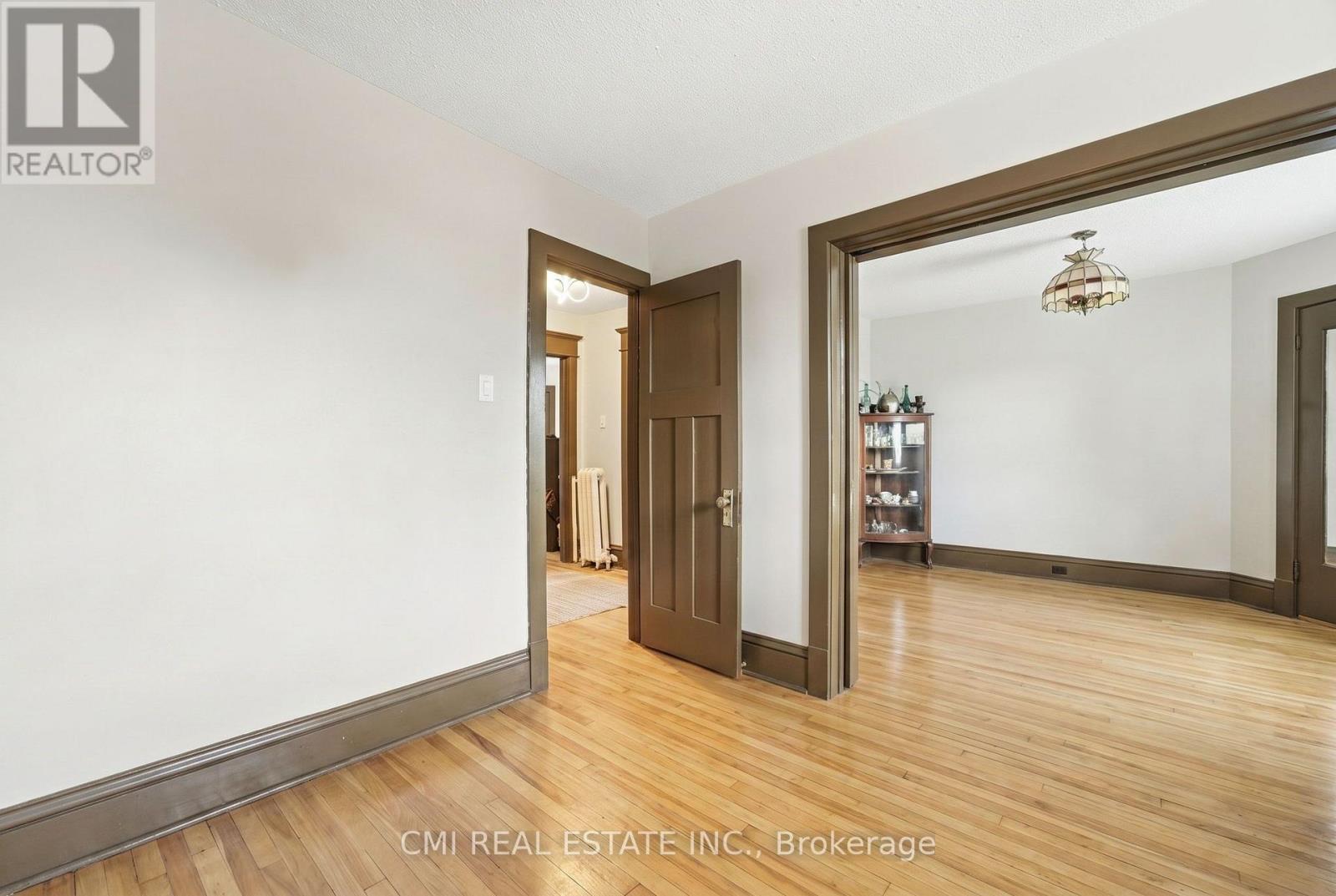 #1 1031 CARLING AVENUE - 9
