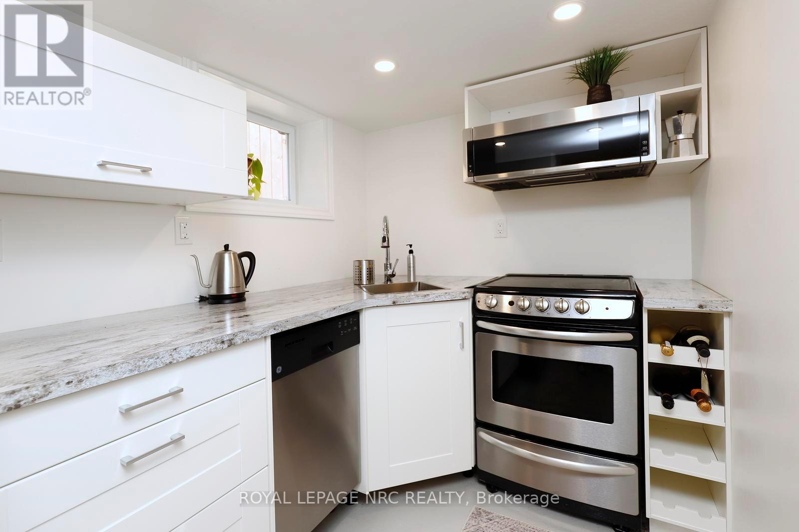 266 LONDON STREET S - Image 34
