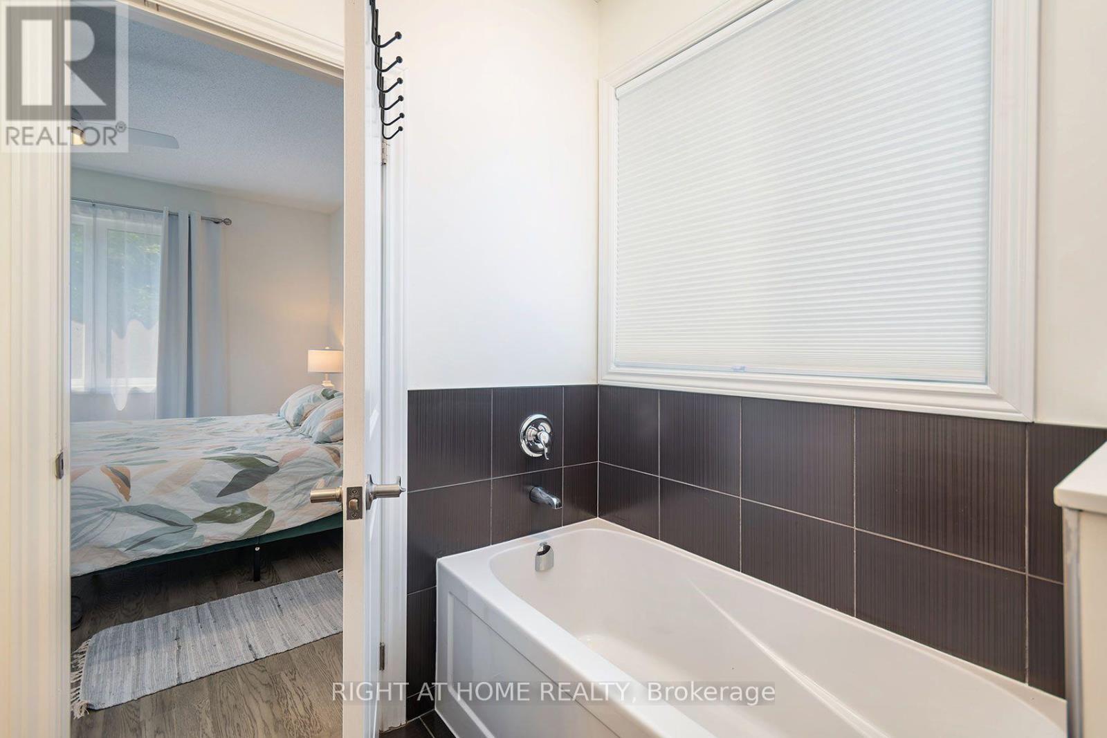 19 HILLCROFT WAY - 21