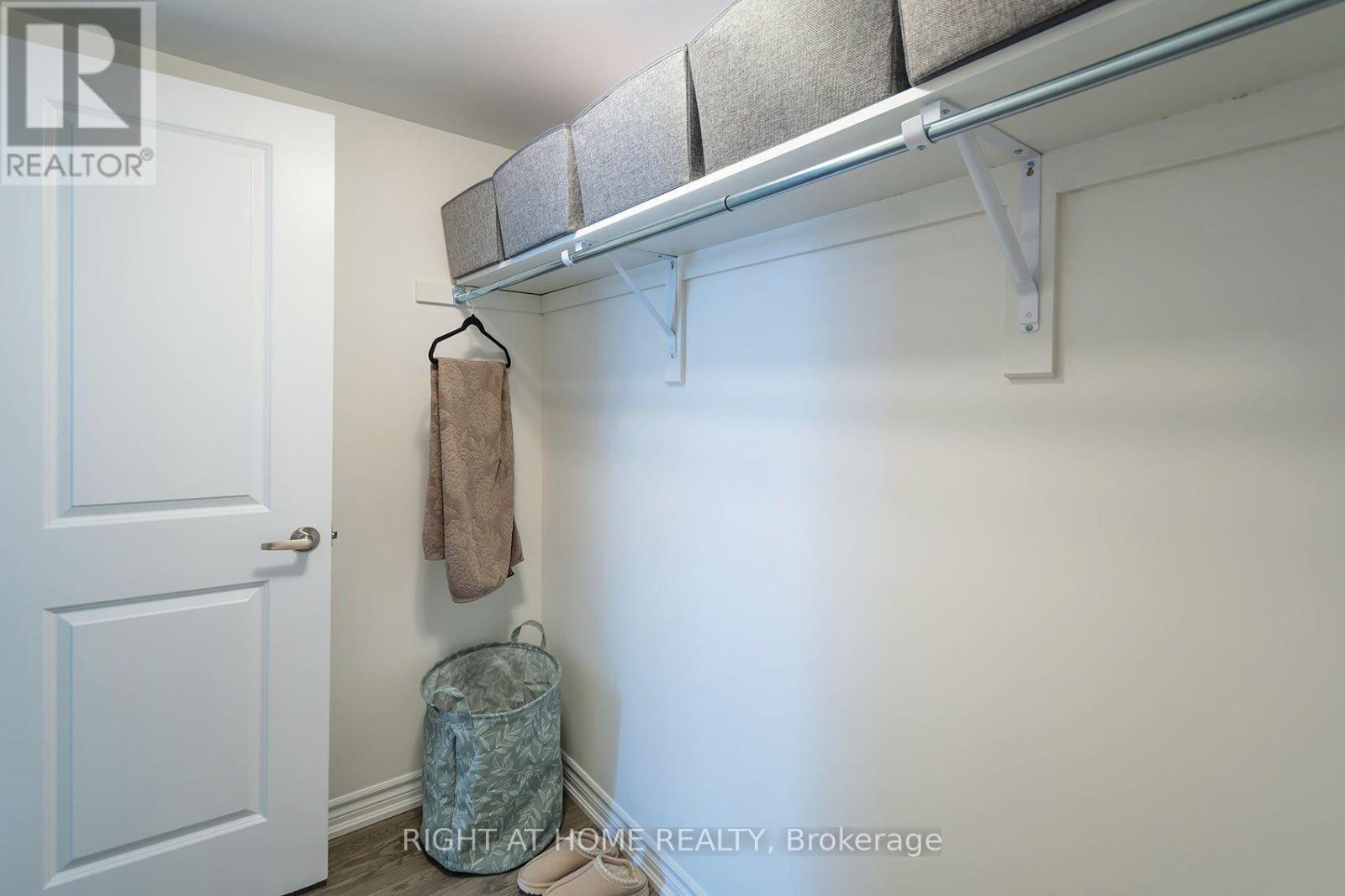 19 HILLCROFT WAY - 22