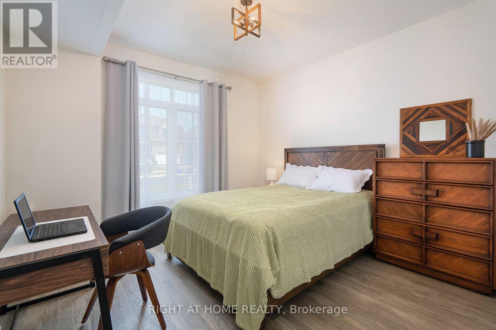 19 HILLCROFT WAY - 23