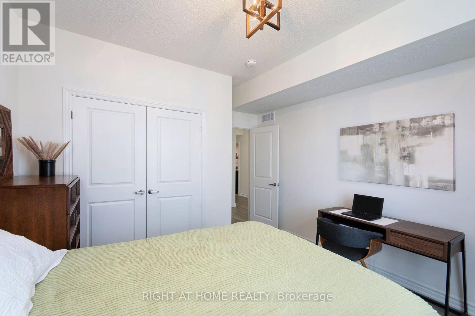 19 HILLCROFT WAY - 24