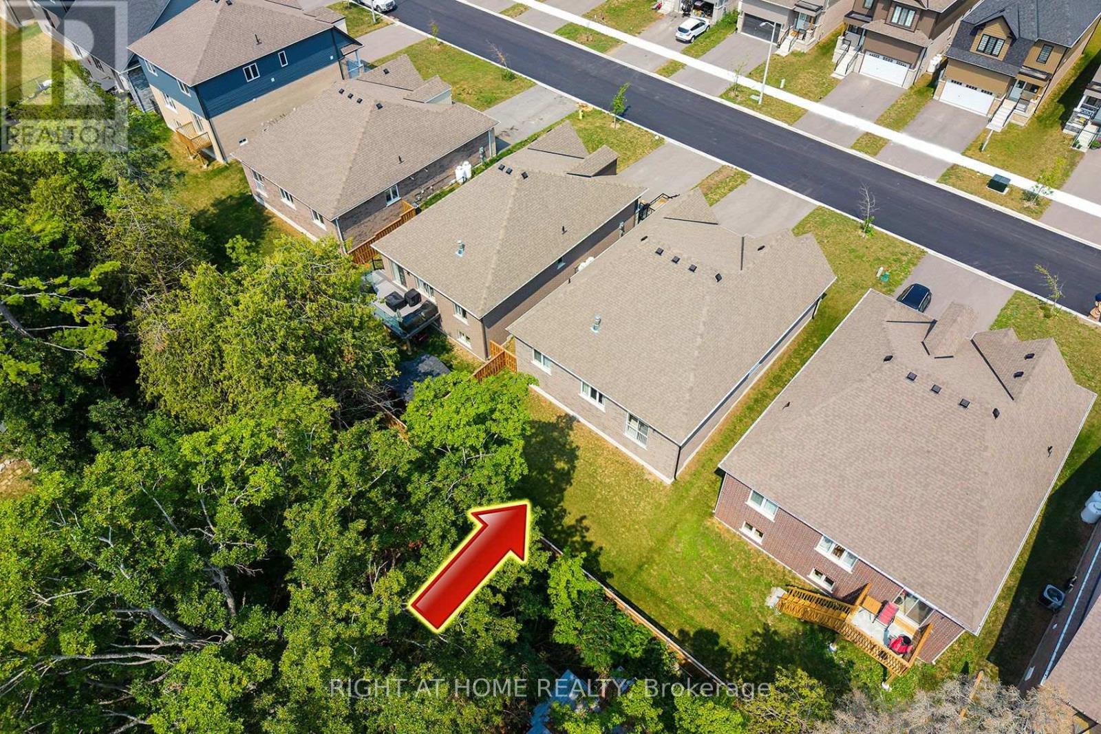 19 HILLCROFT WAY - 33