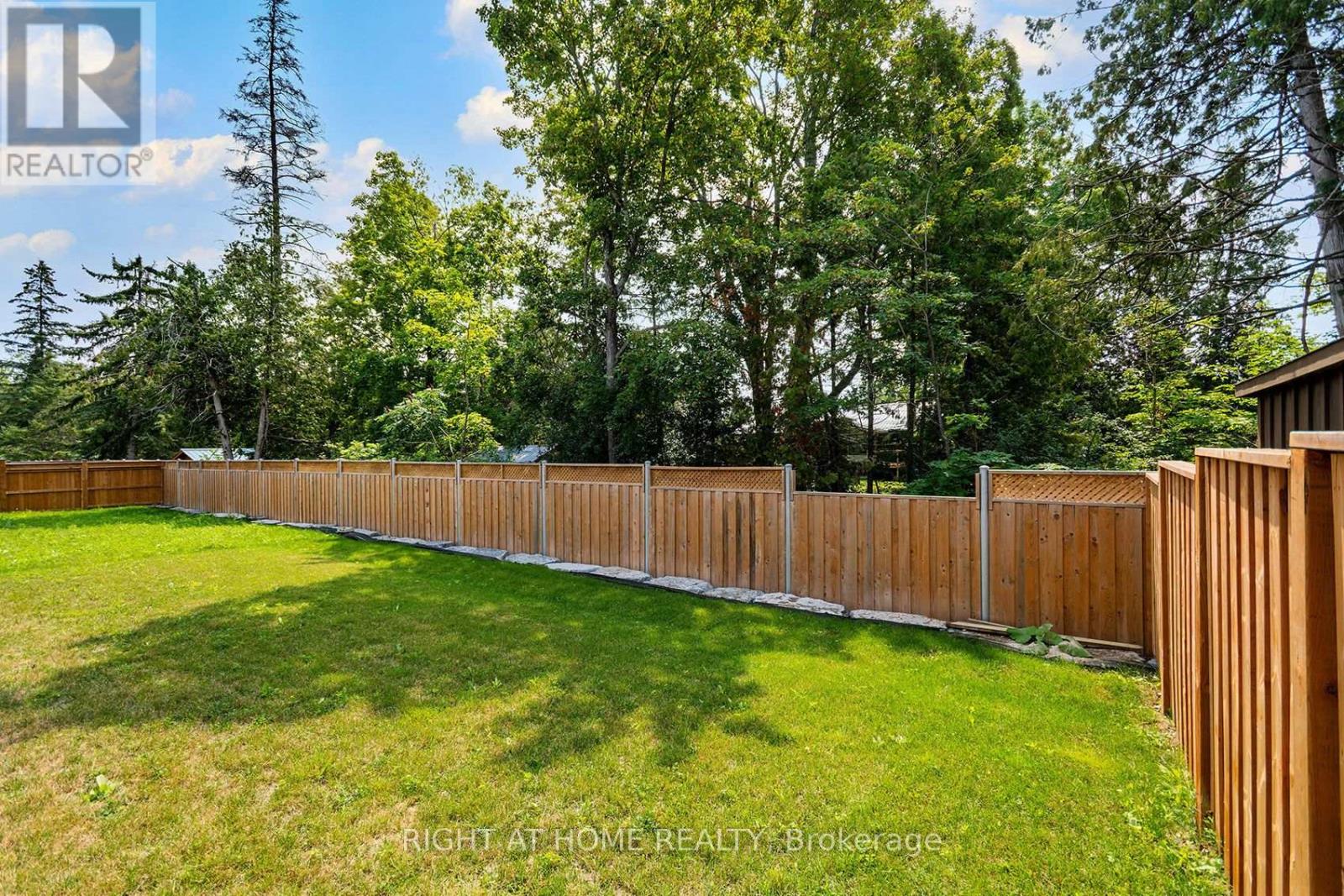 19 HILLCROFT WAY - 34