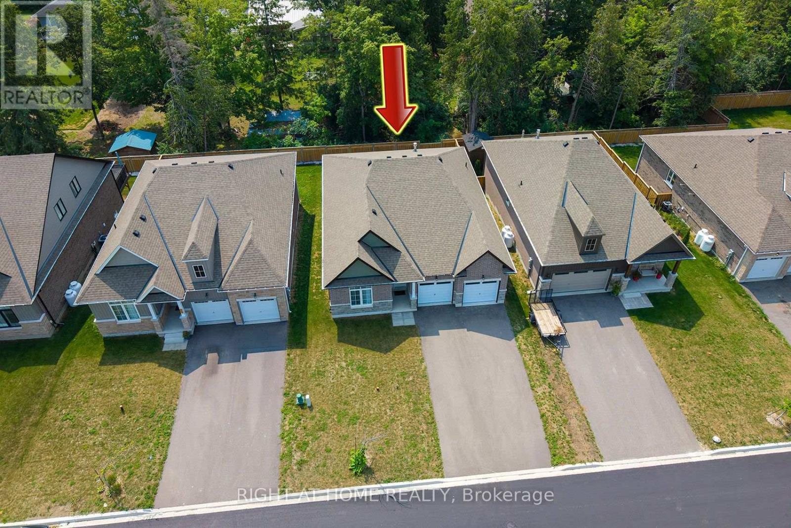 19 HILLCROFT WAY - 4