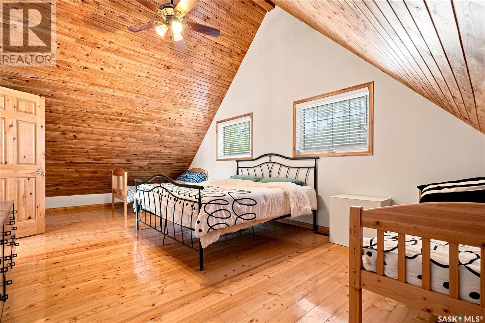 322 Neis DRIVE - 24