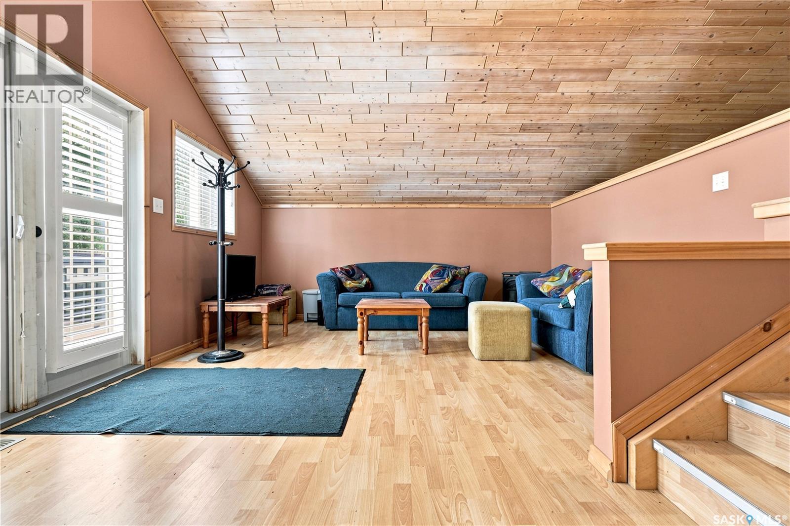 322 Neis DRIVE - 52