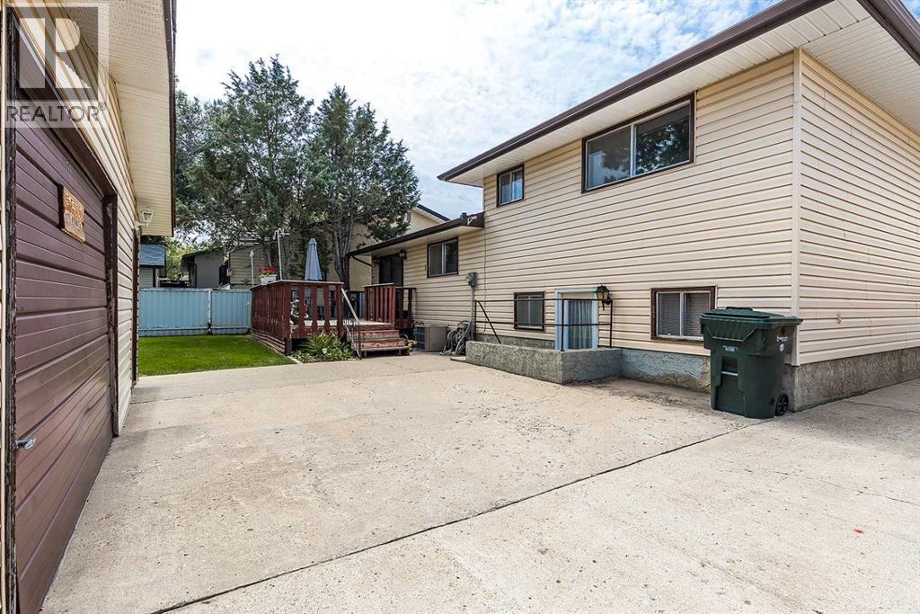 189 Hull Crescent NE - 46