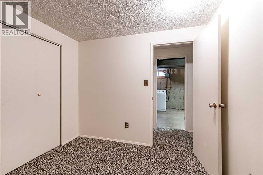 189 Hull Crescent NE - 28