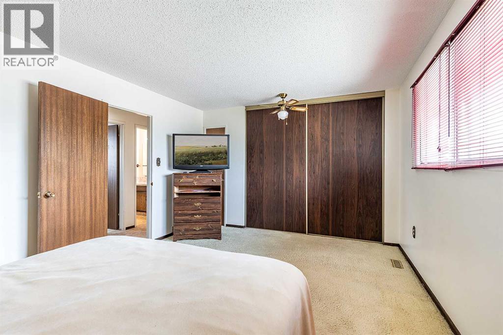 189 Hull Crescent NE - 20