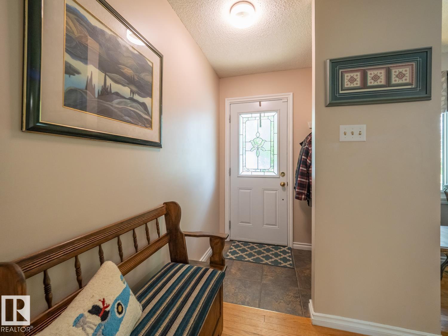 37 SUNNYSIDE Crescent - Photo 6