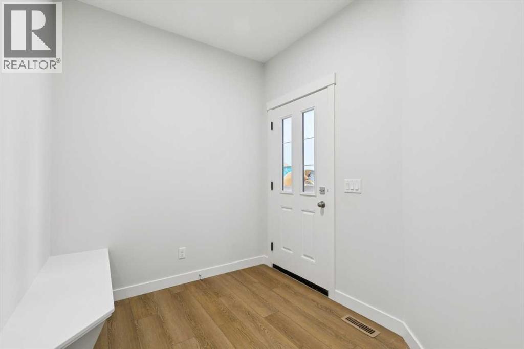 85 Southborough Square, Southbow Landing, Cochrane photo 3