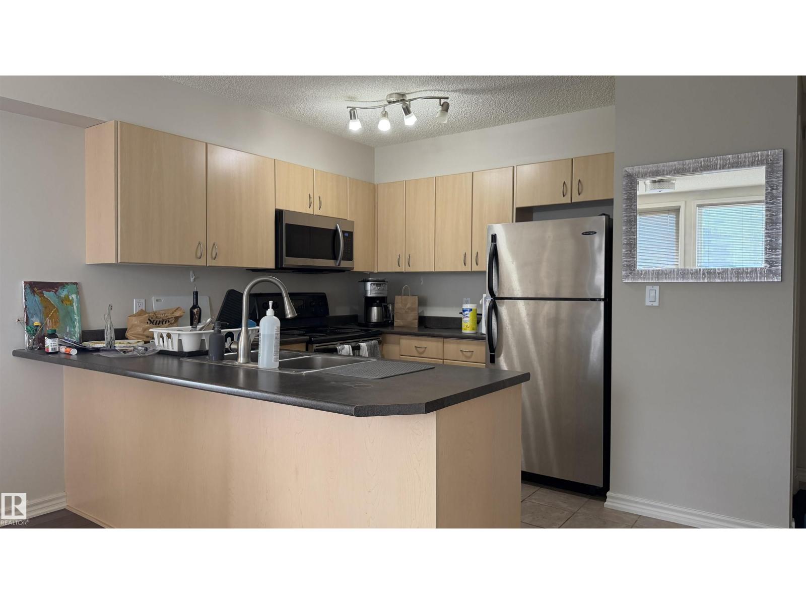 #2401 10180 104 ST NW - 4