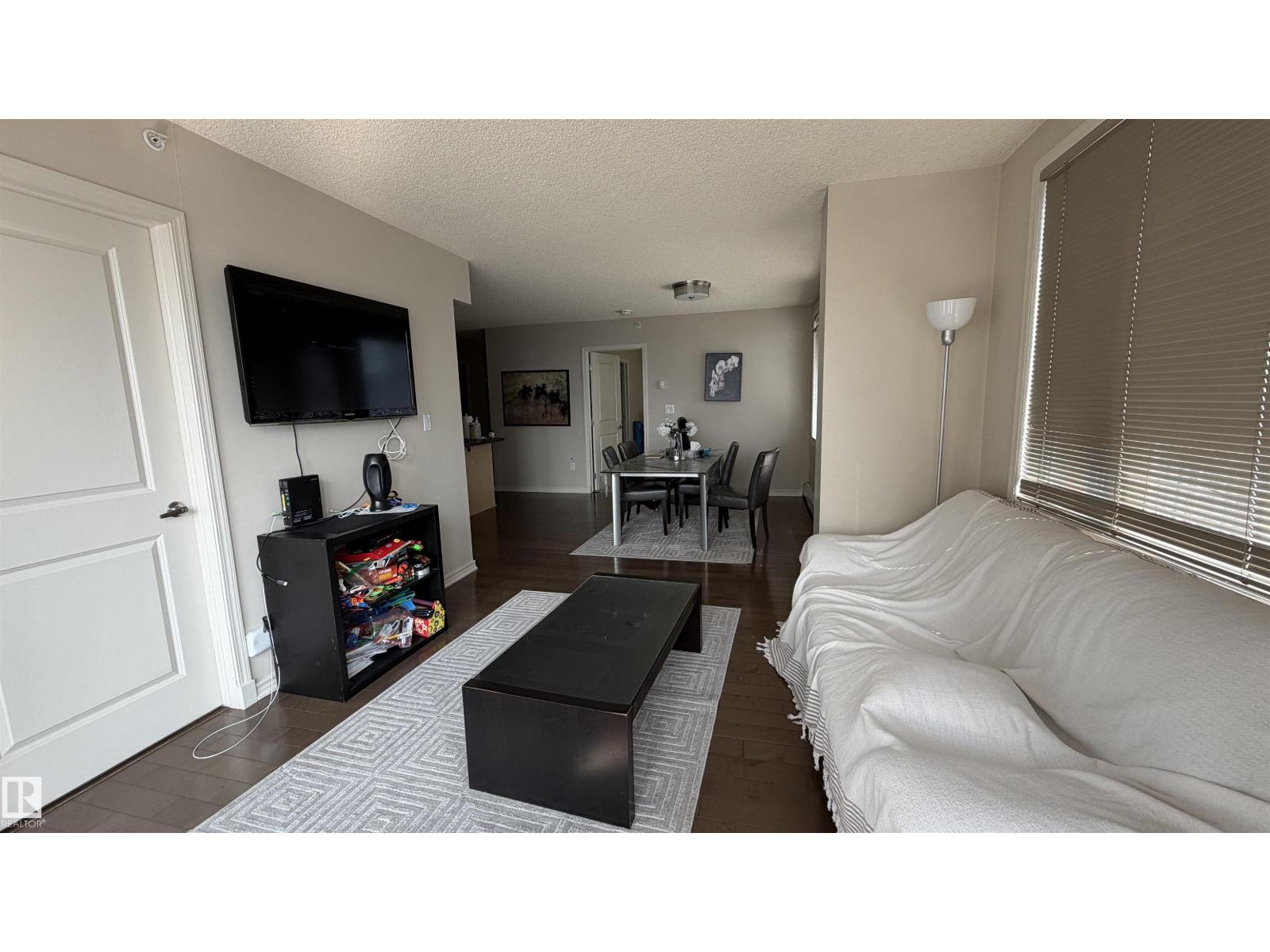 #2401 10180 104 ST NW - 8