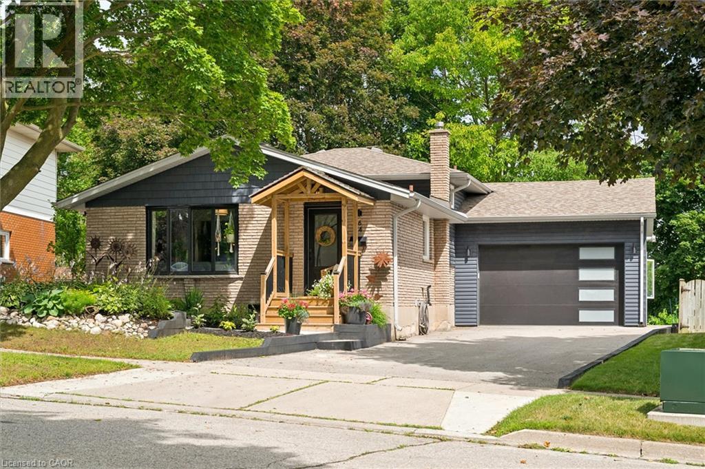 64 WESTBURY Crescent - 1