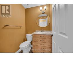 Bathroom - 48 Sinclair Drive, Tillsonburg, ON N4G5L8 Photo 6