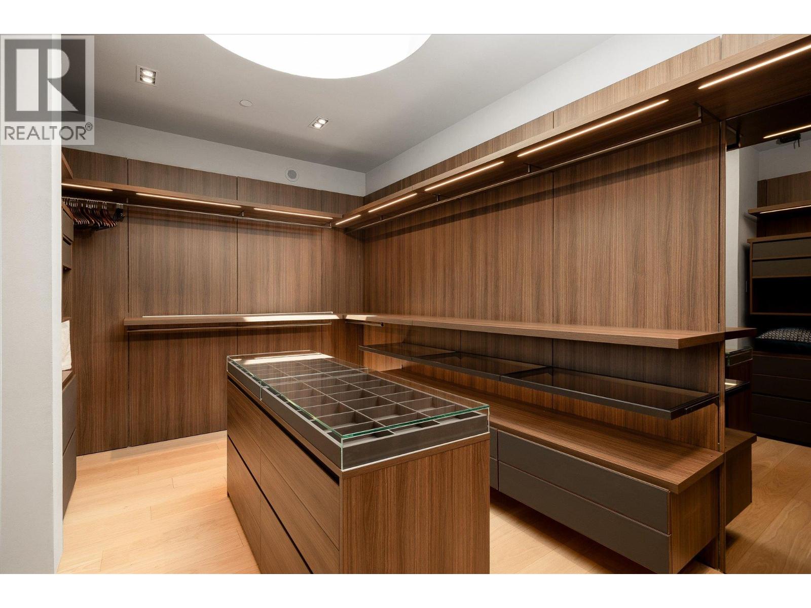#20 180 Sheerwater Court - Image 35