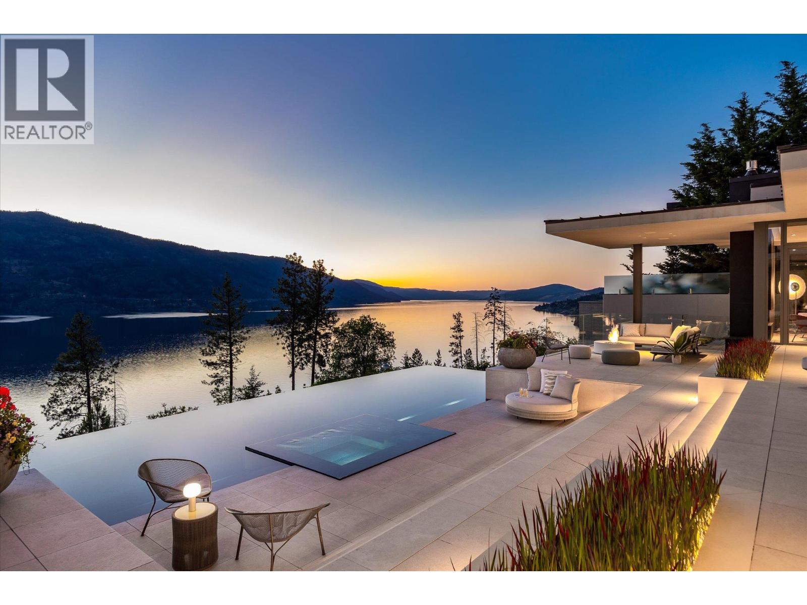 #20 180 Sheerwater Court - 3