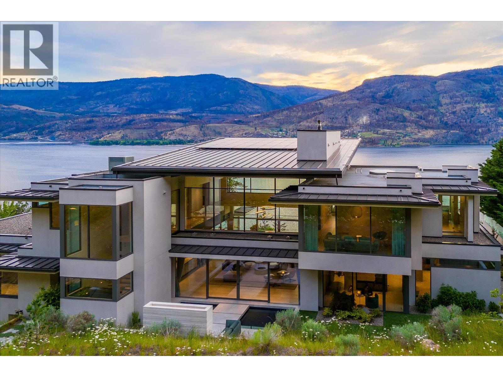 #20 180 Sheerwater Court - 70