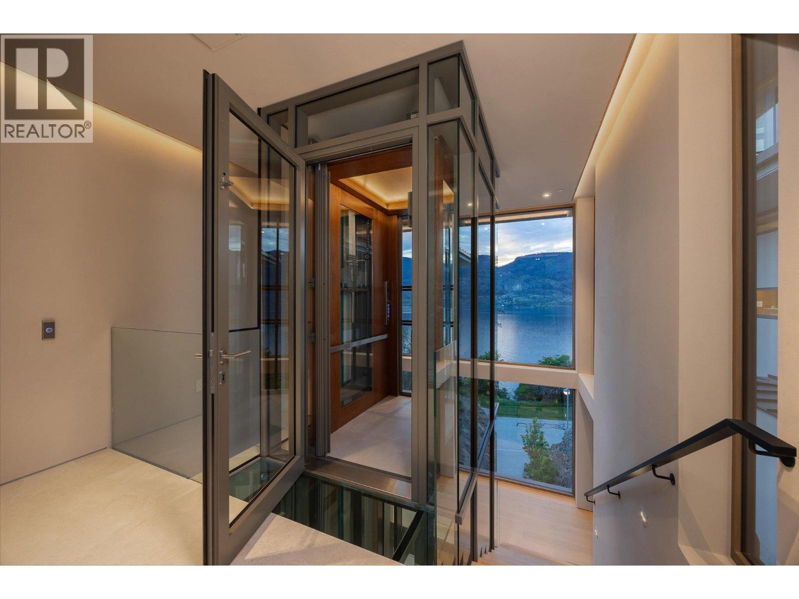 #20 180 Sheerwater Court - 25