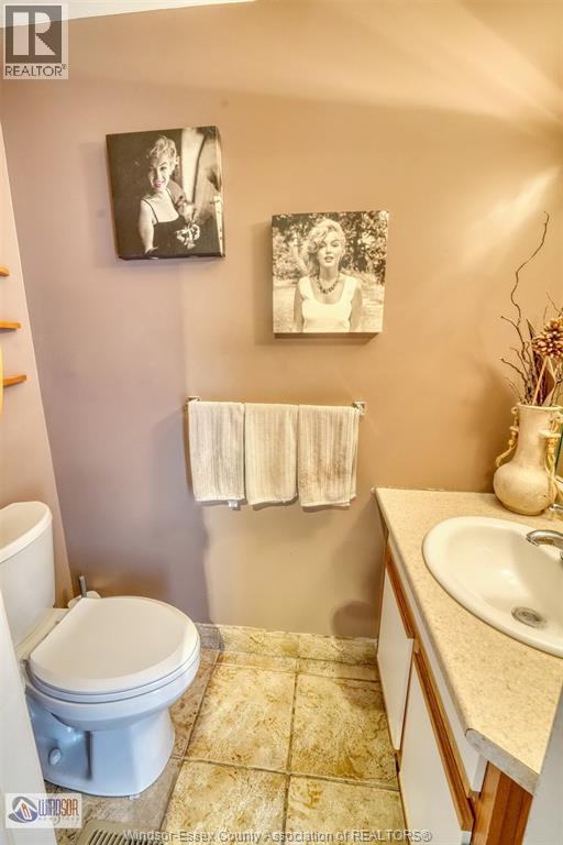 1277 CARDINAL CRESCENT - 27