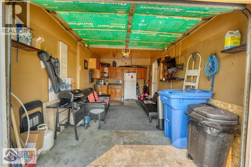 1277 CARDINAL CRESCENT - 35