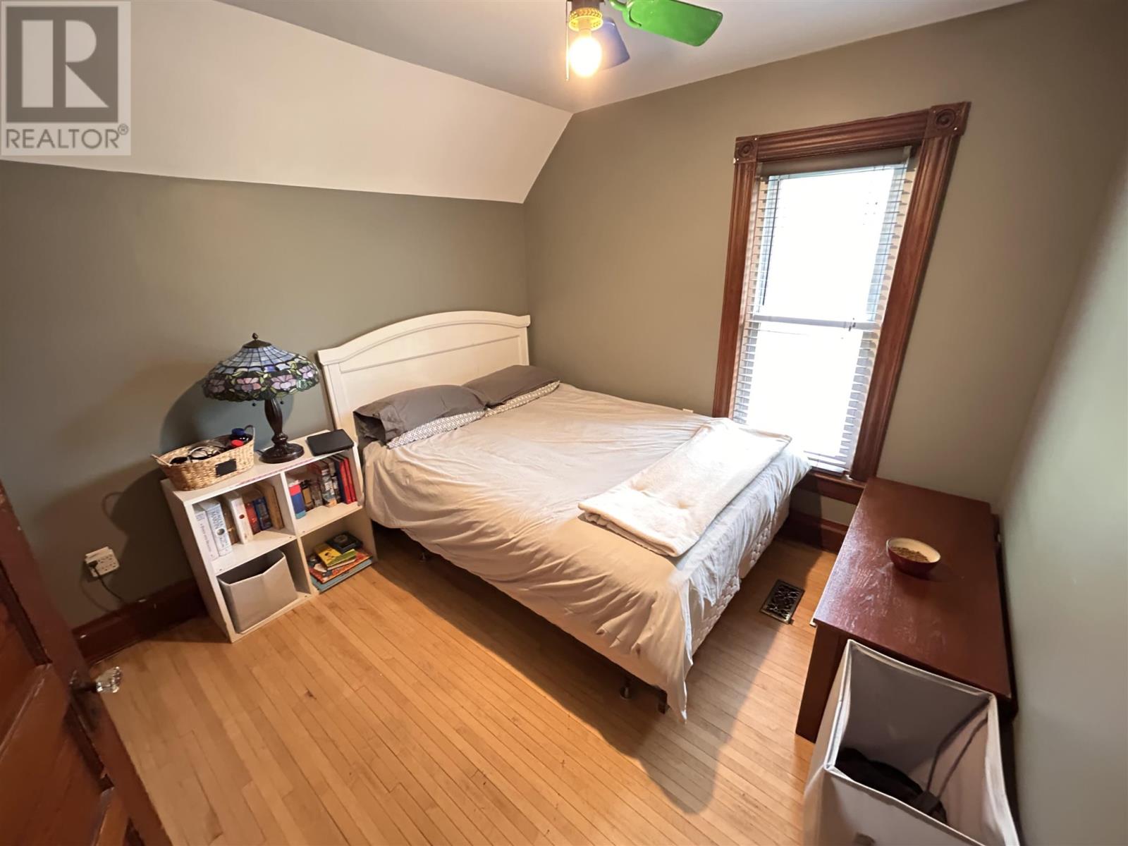 239 Pim ST - 11