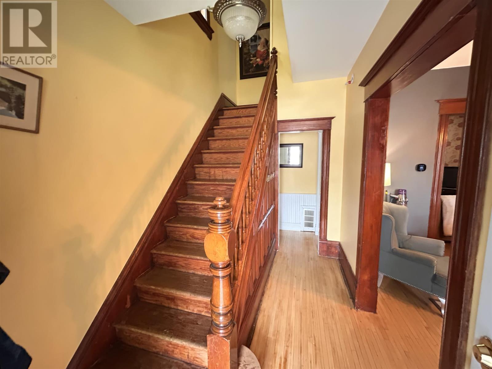 239 Pim ST - 10