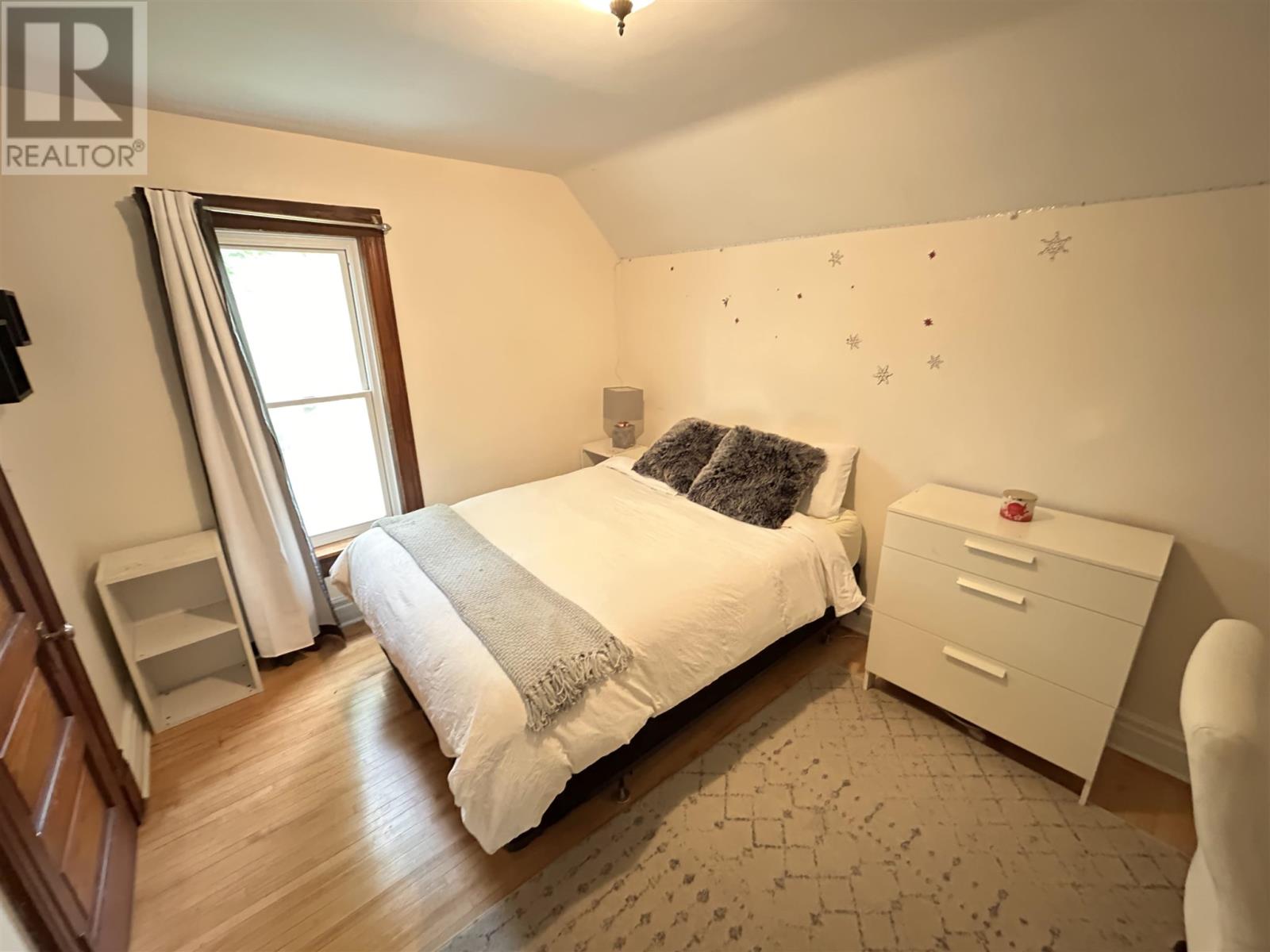 239 Pim ST - 12