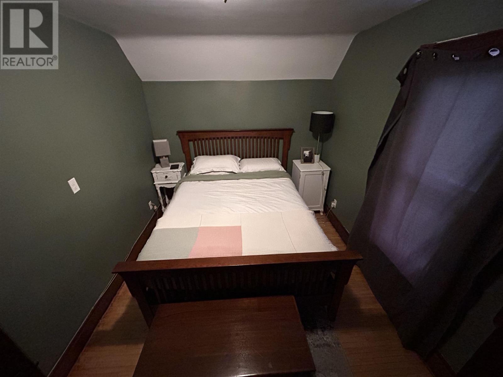 239 Pim ST - 14