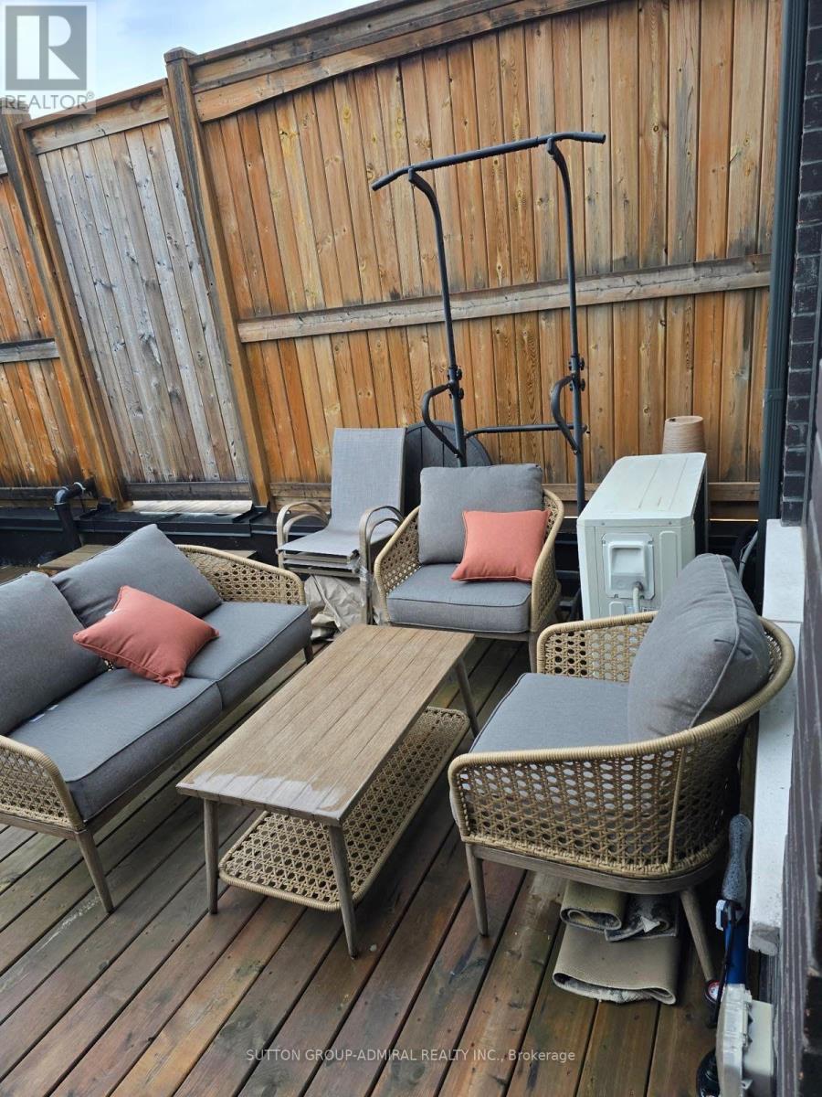 #35 370 RED MAPLE ROAD - Image 9