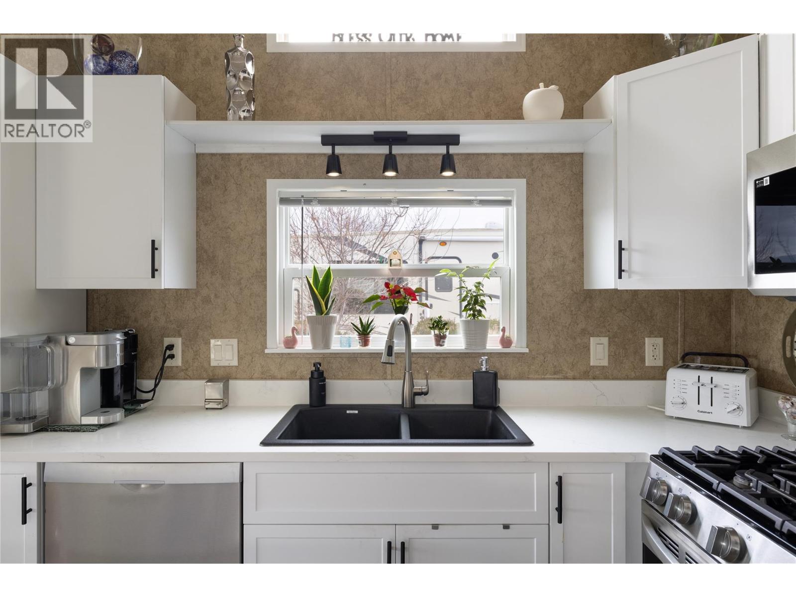 #33 8000 Highland Road - 12