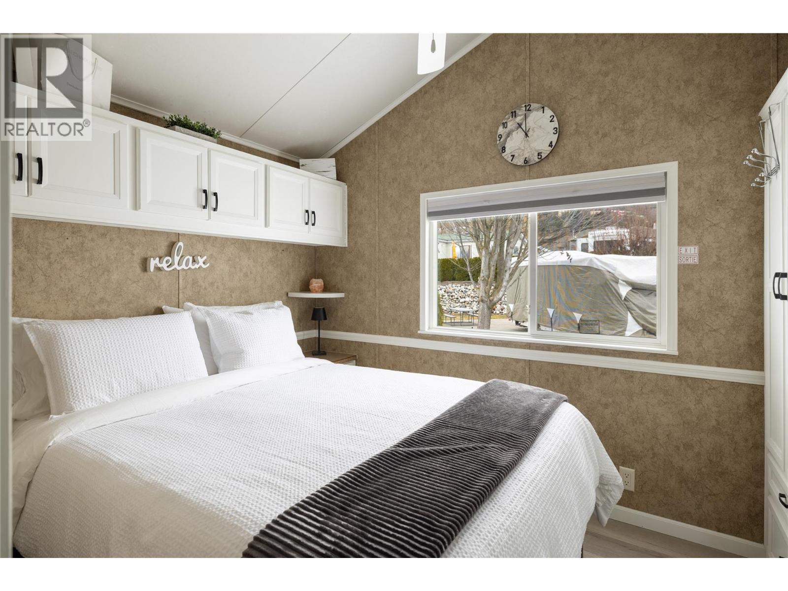 #33 8000 Highland Road - 14