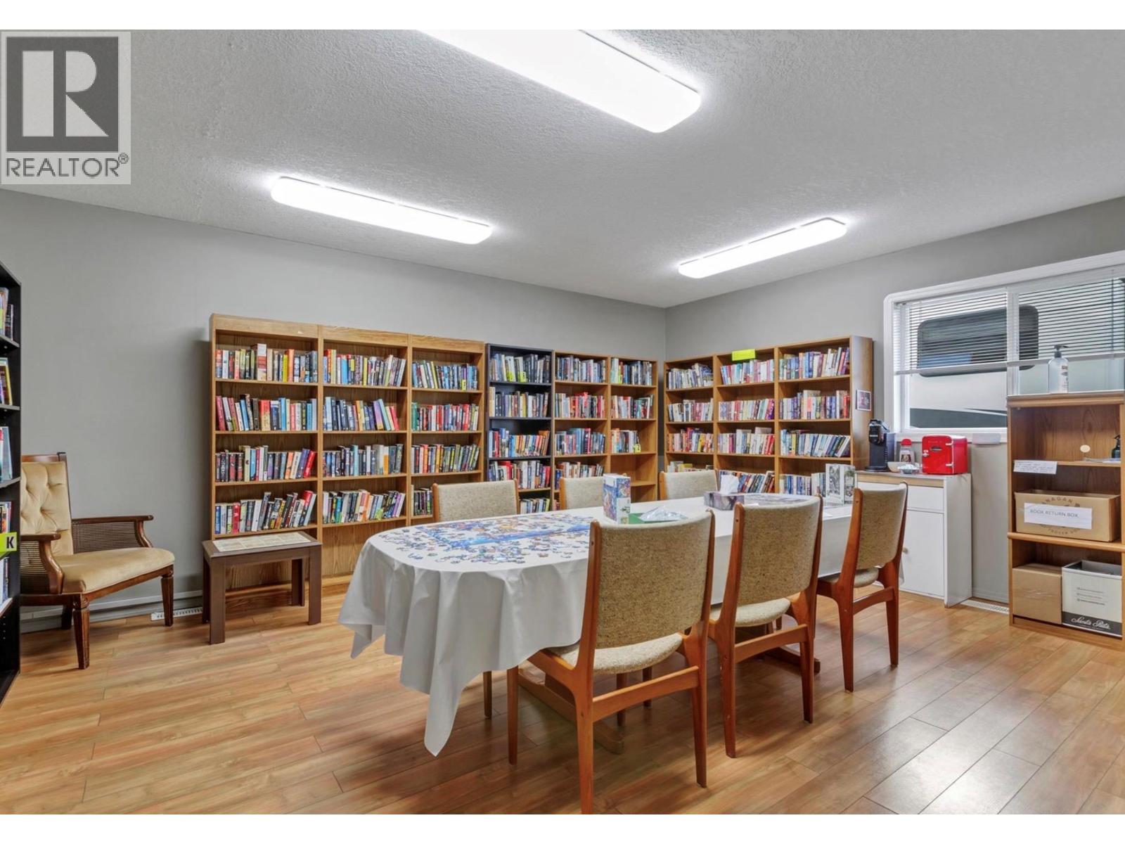 #33 8000 Highland Road - 32