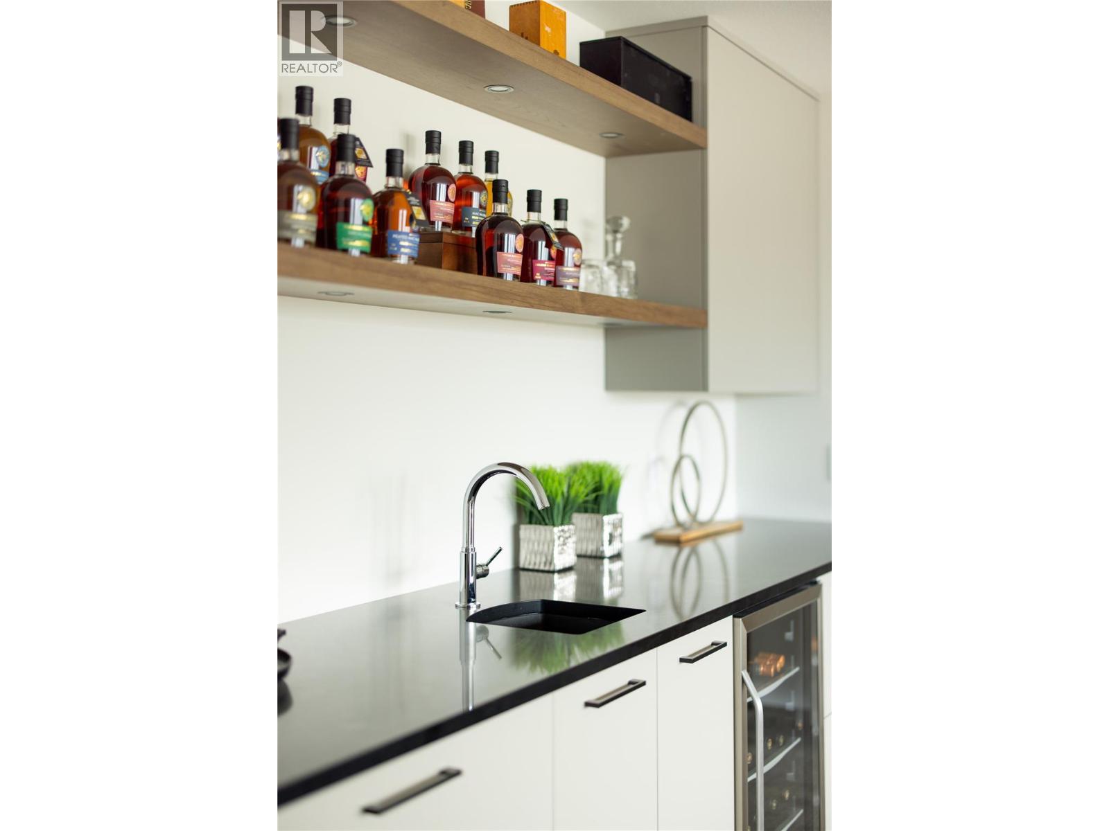 605 Clifton Court - 43