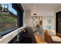 605 Clifton Court, Kelowna, BC V1V0B7 Photo 27