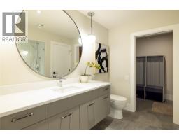 605 Clifton Court, Kelowna, BC V1V0B7 Photo 45