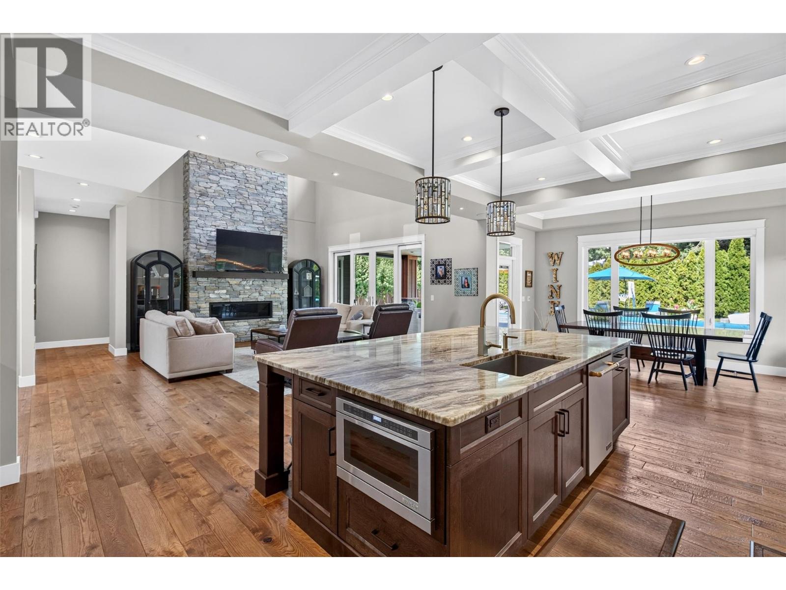 438 Farris Road - 11