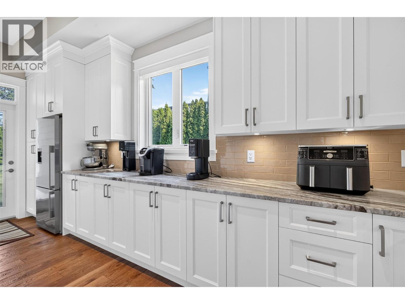 438 Farris Road - 15