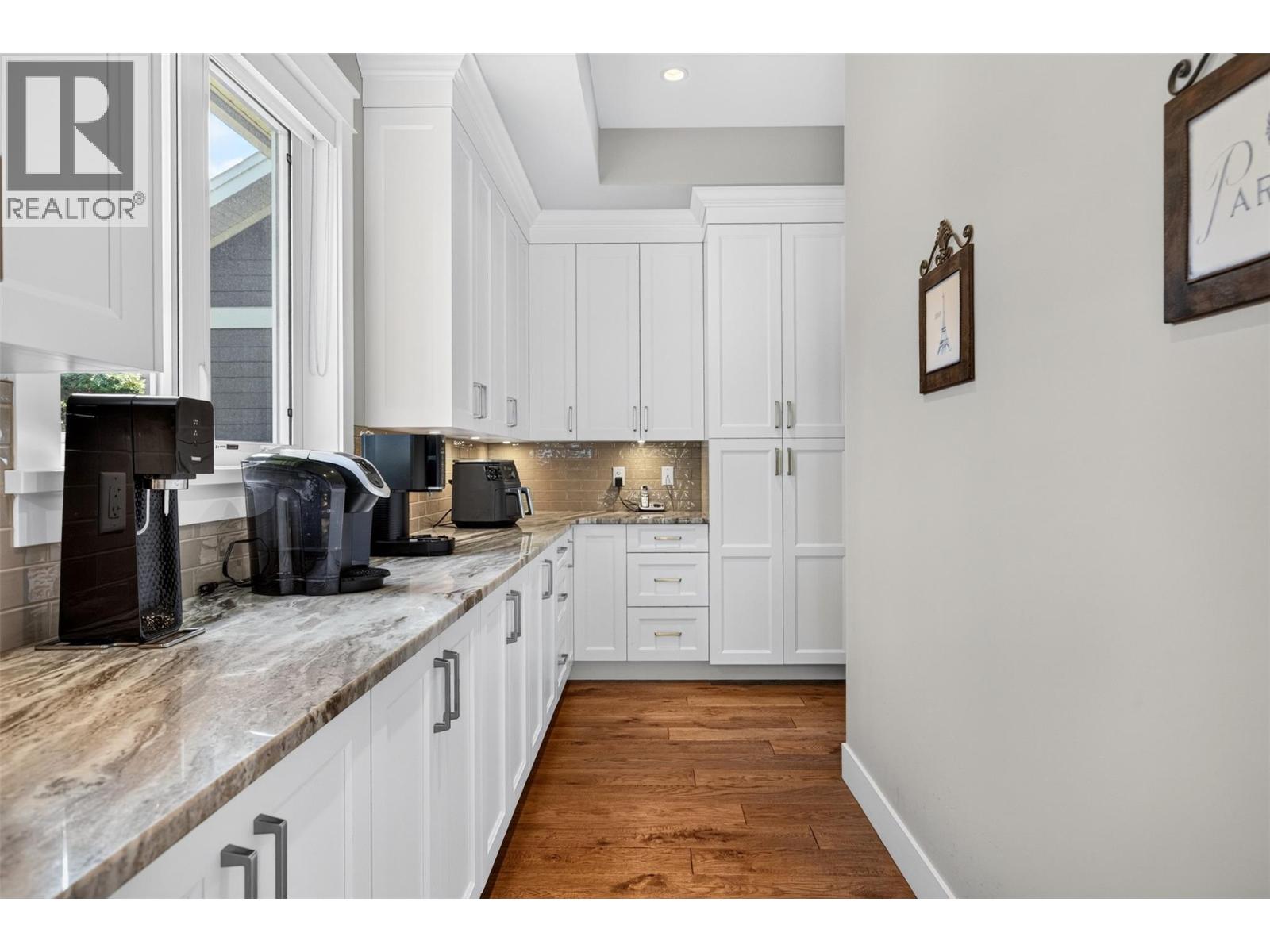 438 Farris Road - 16