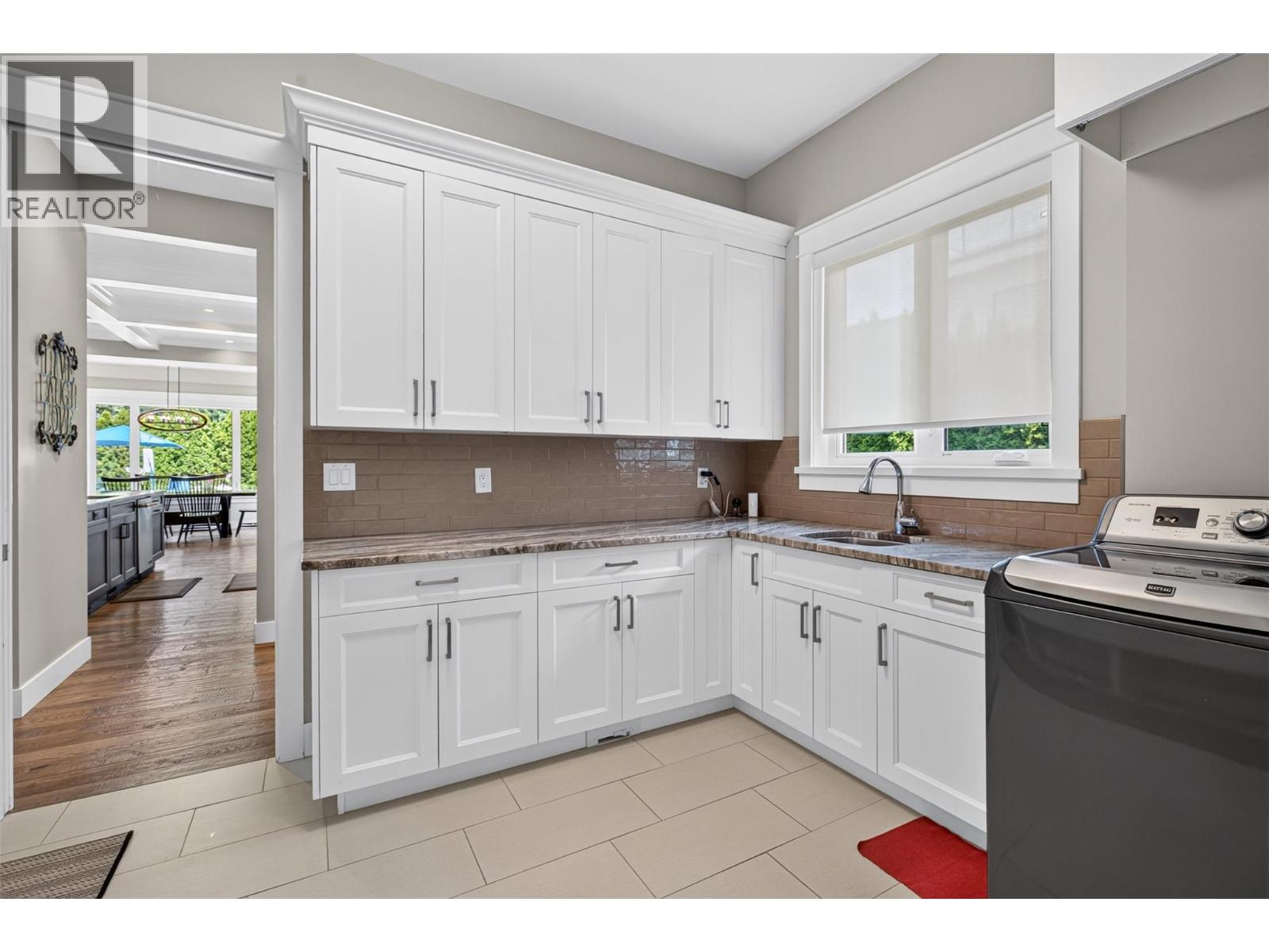 438 Farris Road - 18